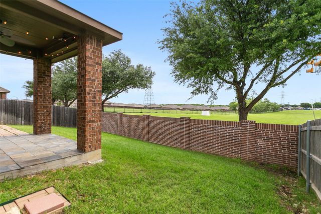 8220 Misty Water Drive, Fort Worth, TX 76131