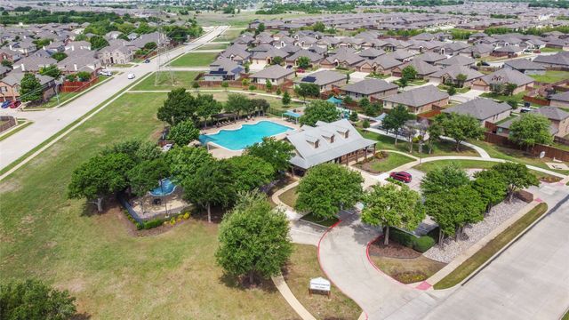 8220 Misty Water Drive, Fort Worth, TX 76131