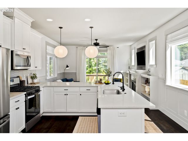4613 Se RURAL St, Portland, OR 97206