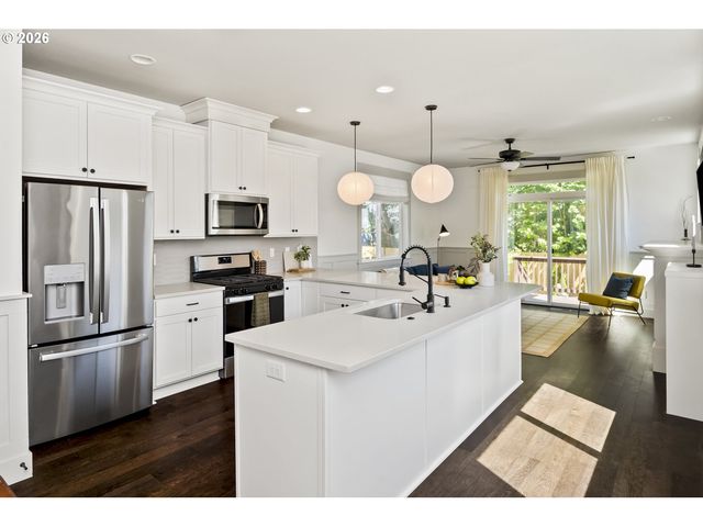 4613 Se RURAL St, Portland, OR 97206