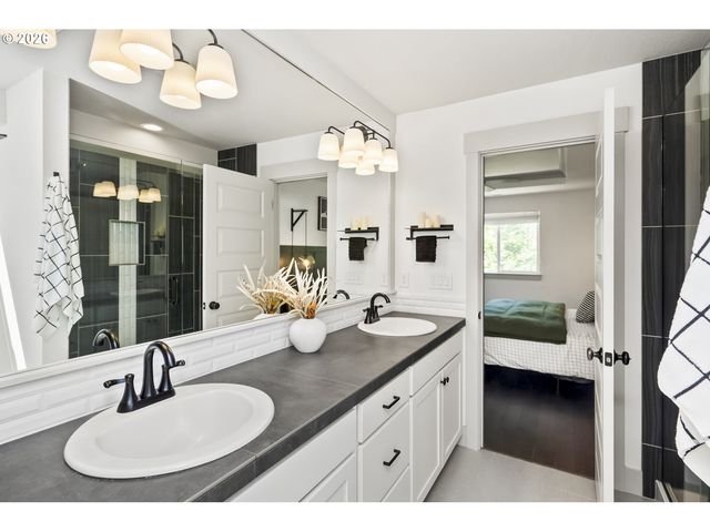 4613 Se RURAL St, Portland, OR 97206