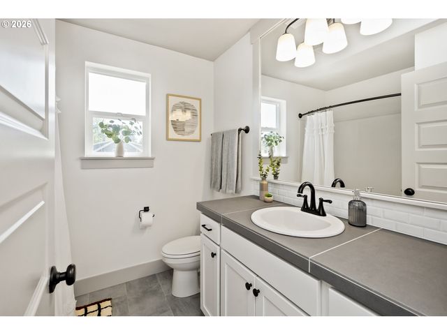 4613 Se RURAL St, Portland, OR 97206