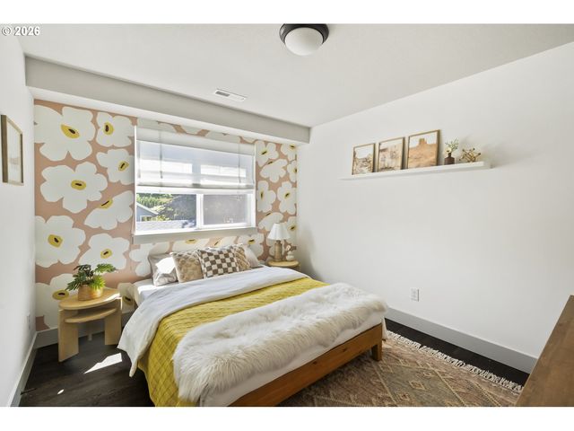 4613 Se RURAL St, Portland, OR 97206