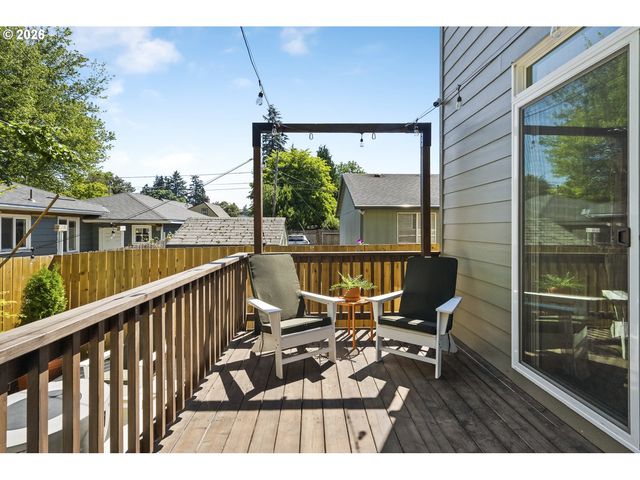 4613 Se RURAL St, Portland, OR 97206