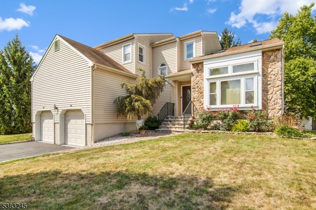 11 Pope Rd, Bridgewater Twp., NJ 08807