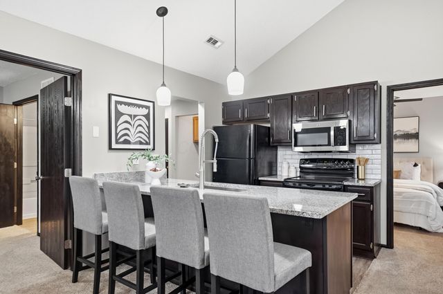 5390 Pond View Drive, Westerville, OH 43081