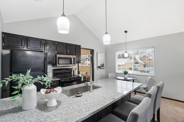 5390 Pond View Drive, Westerville, OH 43081