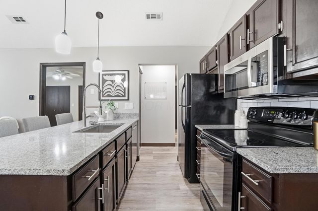 5390 Pond View Drive, Westerville, OH 43081