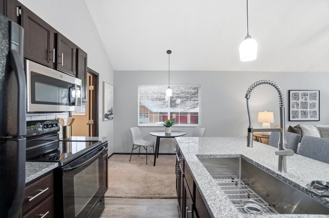 5390 Pond View Drive, Westerville, OH 43081