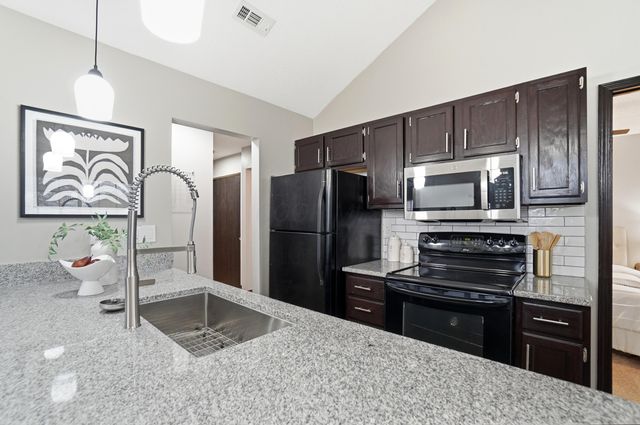 5390 Pond View Drive, Westerville, OH 43081