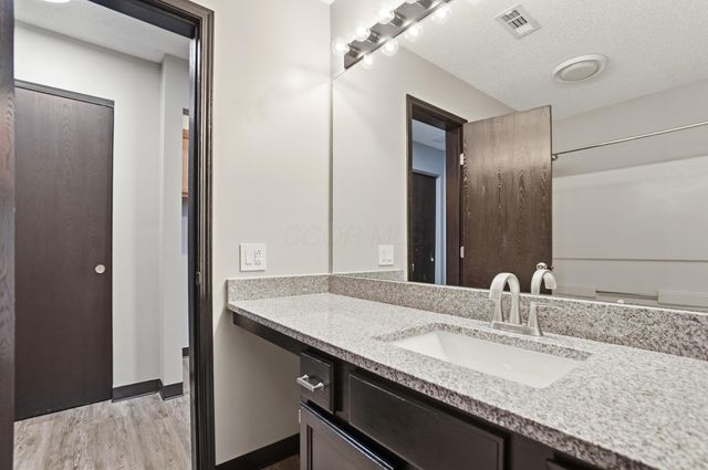 5390 Pond View Drive, Westerville, OH 43081