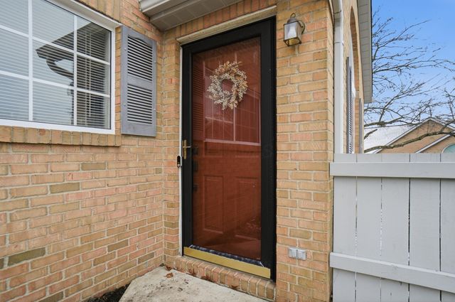 5390 Pond View Drive, Westerville, OH 43081