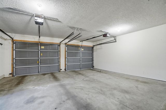 5390 Pond View Drive, Westerville, OH 43081