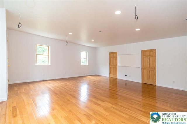 1815 Leithsville Rd, Lower Saucon Twp, PA 18055