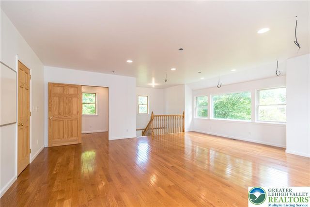1815 Leithsville Rd, Lower Saucon Twp, PA 18055