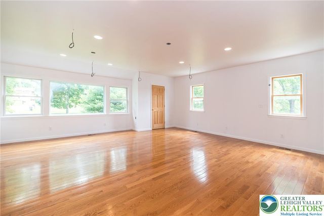 1815 Leithsville Rd, Lower Saucon Twp, PA 18055