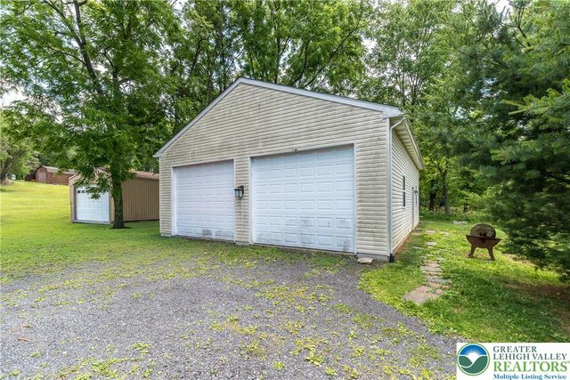 1815 Leithsville Rd, Lower Saucon Twp, PA 18055