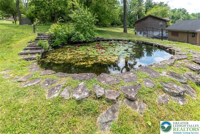 1815 Leithsville Rd, Lower Saucon Twp, PA 18055