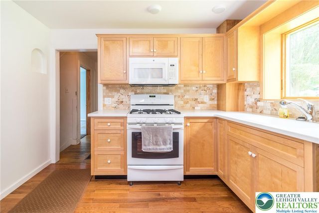 1815 Leithsville Rd, Lower Saucon Twp, PA 18055