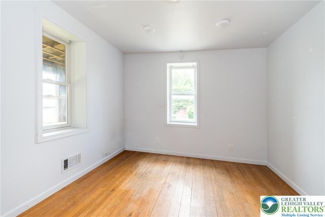 1815 Leithsville Rd, Lower Saucon Twp, PA 18055