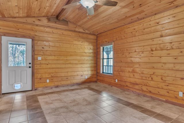 751 Cherokee Lane, Gladewater, TX 75647