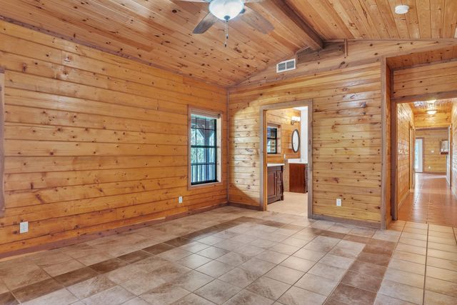 751 Cherokee Lane, Gladewater, TX 75647