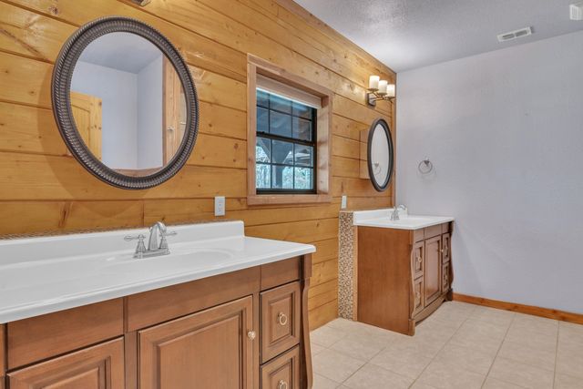 751 Cherokee Lane, Gladewater, TX 75647