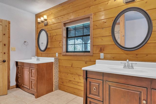 751 Cherokee Lane, Gladewater, TX 75647