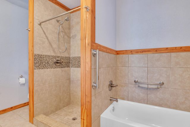 751 Cherokee Lane, Gladewater, TX 75647