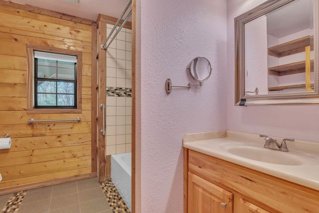 751 Cherokee Lane, Gladewater, TX 75647