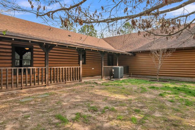 751 Cherokee Lane, Gladewater, TX 75647