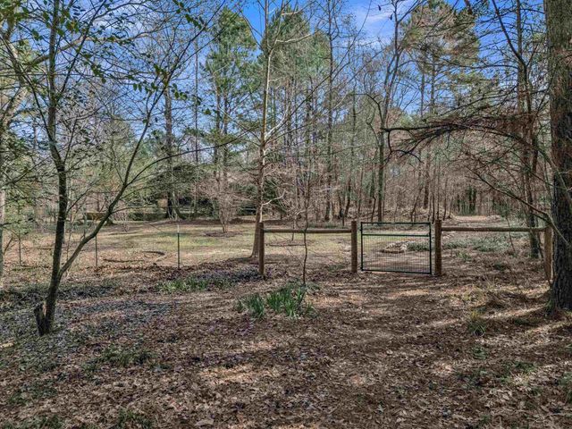 751 Cherokee Lane, Gladewater, TX 75647