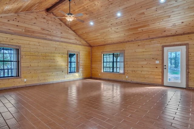 751 Cherokee Lane, Gladewater, TX 75647