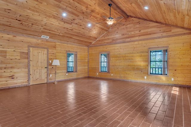 751 Cherokee Lane, Gladewater, TX 75647