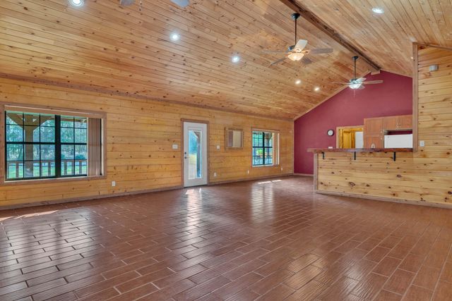 751 Cherokee Lane, Gladewater, TX 75647