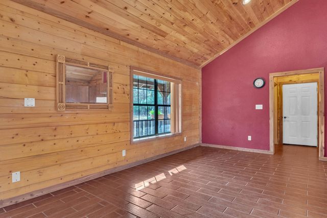 751 Cherokee Lane, Gladewater, TX 75647