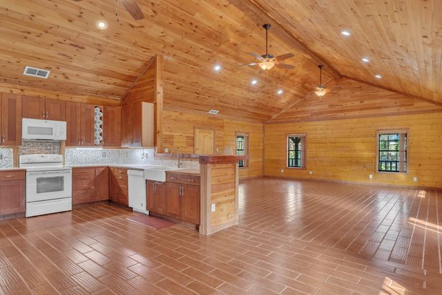 751 Cherokee Lane, Gladewater, TX 75647