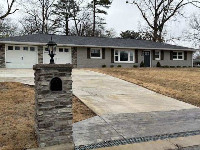 1633 Winston St, Florence, AL 35630