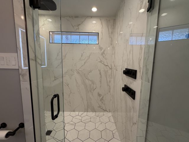 1633 Winston St, Florence, AL 35630