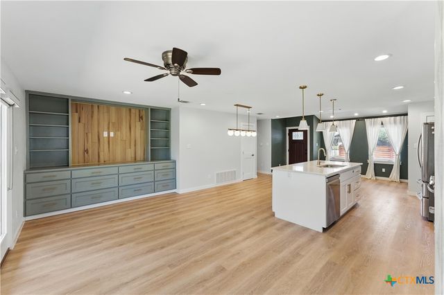 1230 Fredericksburg Road, New Braunfels, TX 78130