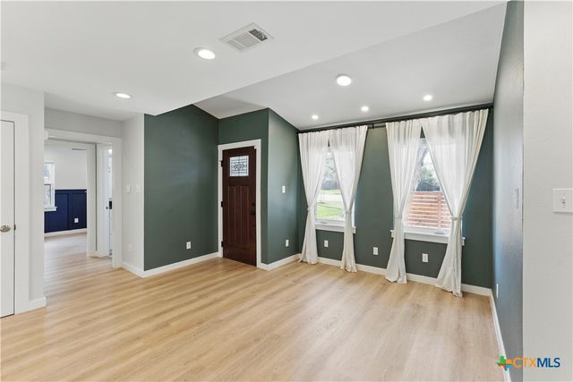 1230 Fredericksburg Road, New Braunfels, TX 78130