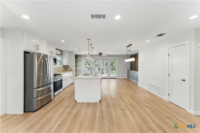 1230 Fredericksburg Road, New Braunfels, TX 78130