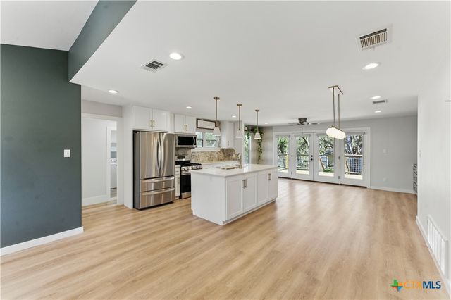 1230 Fredericksburg Road, New Braunfels, TX 78130
