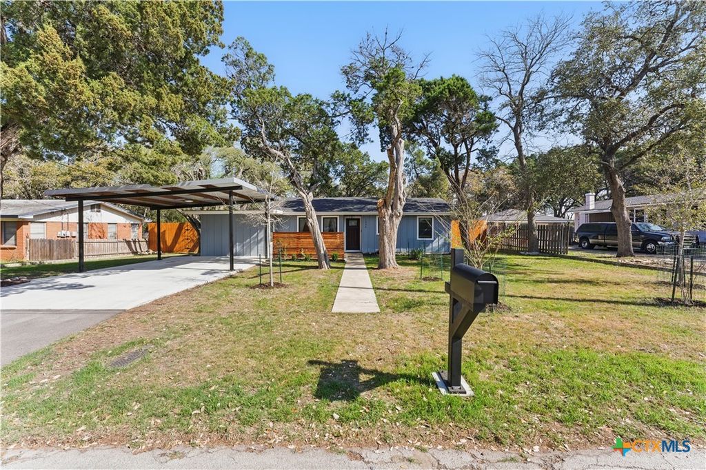1230 Fredericksburg Road, New Braunfels, TX 78130