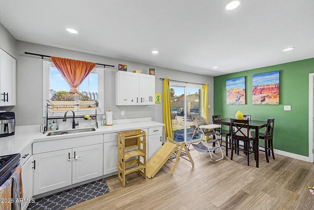 3844 W CARIBBEAN Lane, Phoenix, AZ 85053