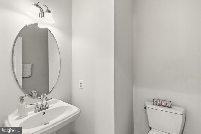 6000 LYCEUM LN, Manassas, VA 20112