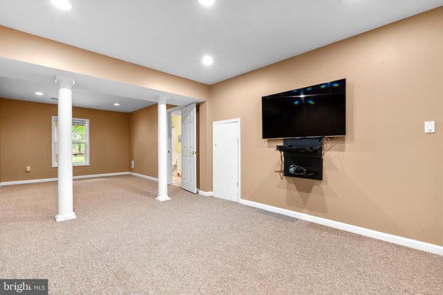 6000 LYCEUM LN, Manassas, VA 20112