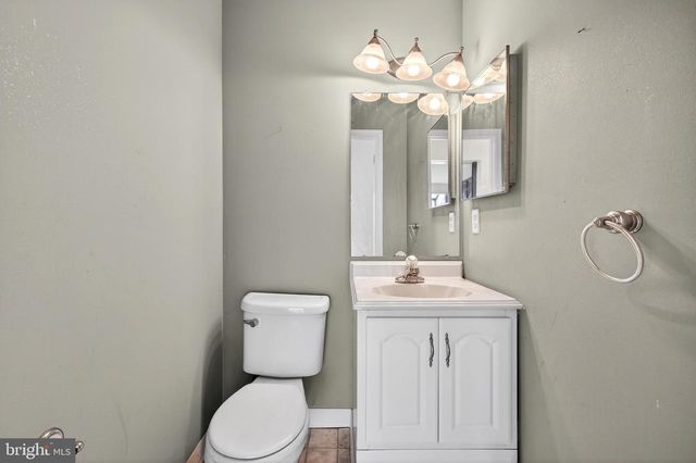 7 THEODORA CT, Wilmington, DE 19808