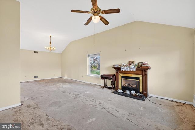 7 THEODORA CT, Wilmington, DE 19808