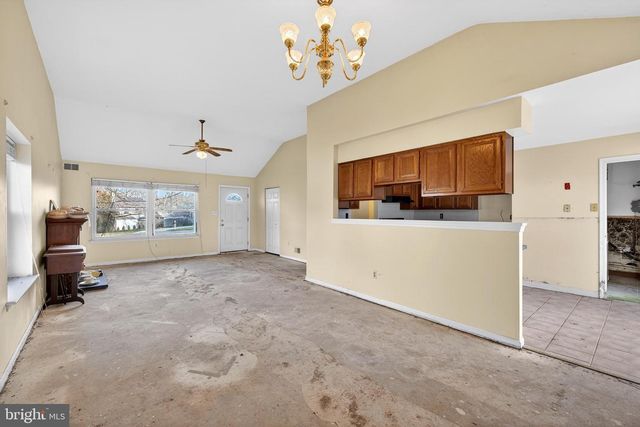 7 THEODORA CT, Wilmington, DE 19808